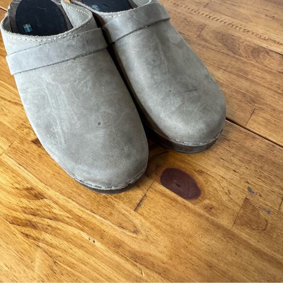 Lottas Taupe Gray Leather Slip On Wooden Heel Swedish Clogs Size 38 - Picture 3 of 5
